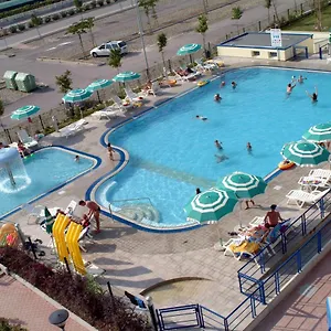Altanea Residences Con Piscina Apartmán